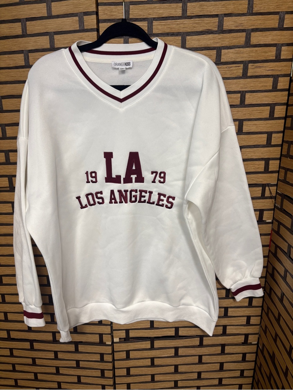 Orange kiss white v neck LA sweatshirt size 1X